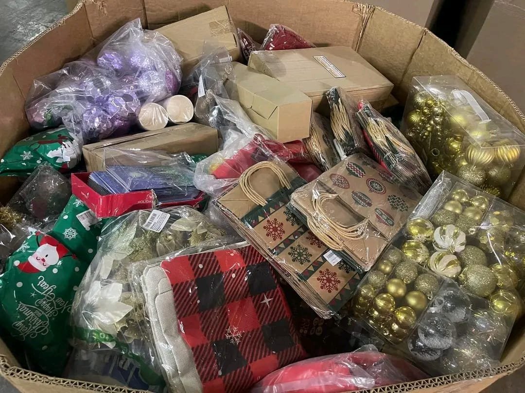 pallets-of-christmas-decor.jpeg Christmas Liquidation pallets - Image 1
