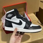 Authentic Nike Sneakers Pallet - Image 2