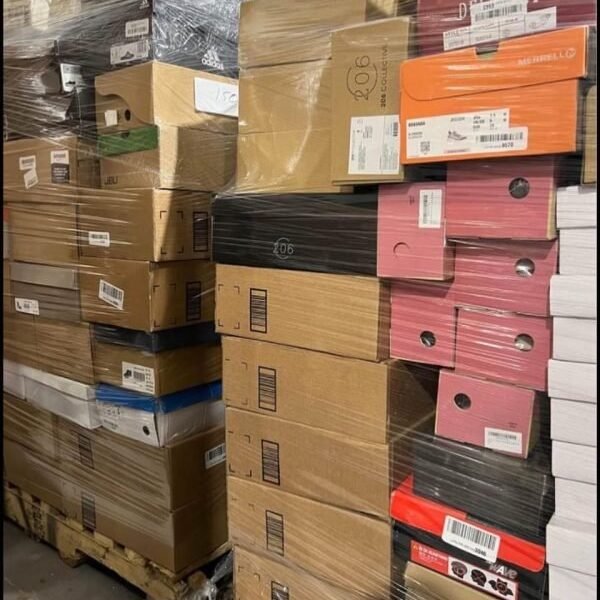 Male and Female Shoe Pallet