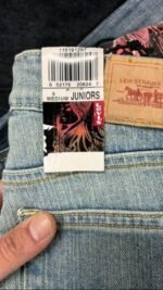 Wholesale Levi Jeans Pallet - Image 4